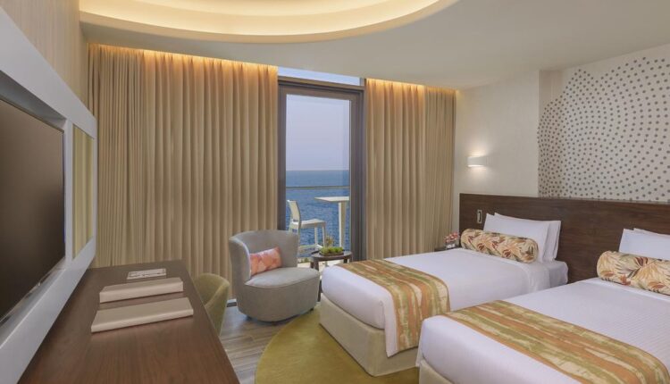 فندق ذا رتريت نخلة دبي إم غاليري من سوفيتيل أحد فنادق دبي للشباب 