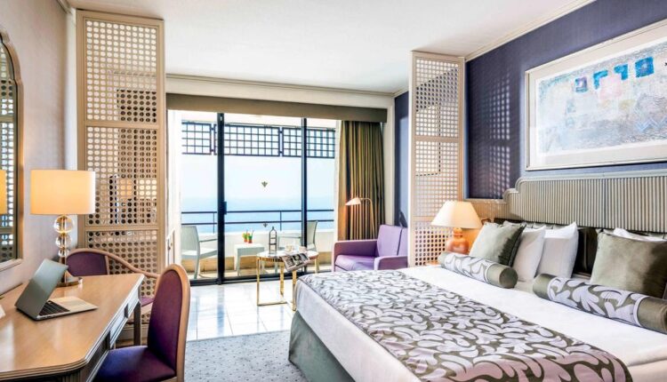 فندق ريكسوس دان تاون انطاليا من فنادق فخمة على البحر المميزَّة