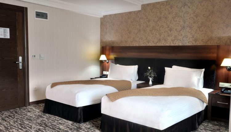 يحتل فندق ريس بوستانكي مكانة رائعة ومُتميًزة في سلسلة أفضل فنادق في شارع بغداد اسطنبول
