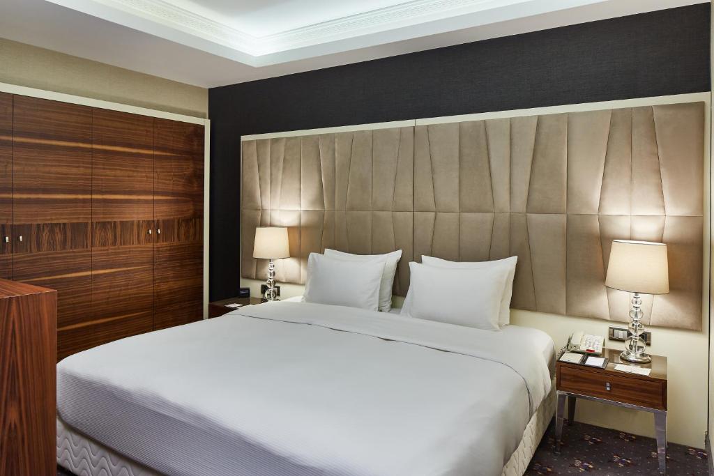 فندق رامادا بلازا باي ويندهام إزمير  خيارًا مثاليًا للباحثين عن فنادق ازمير 4 نجوم