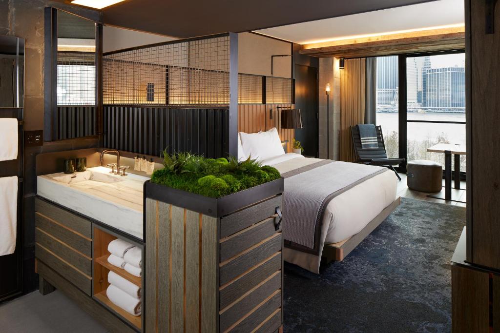 فندق 1 بروكلين بريدج أحد أبرز الخيارات على قائمة فنادق نيويورك خمس نجوم