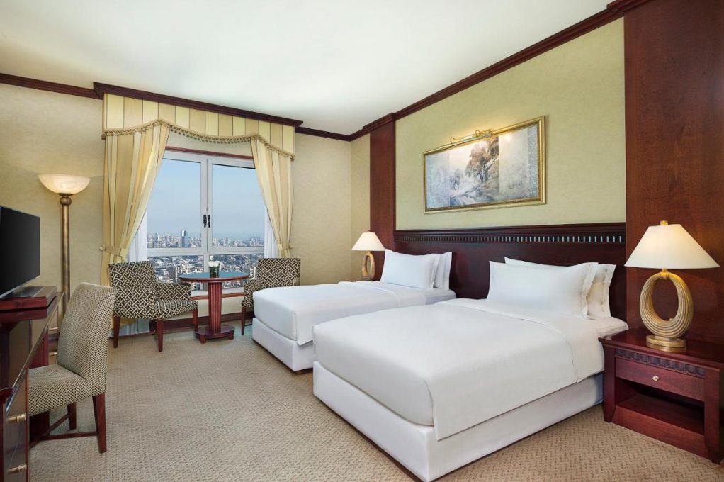 هيلتون بيروت ميتروبوليتان بالاس من أبرز الخيارات على قائمة  فنادق سن الفيل بيروت