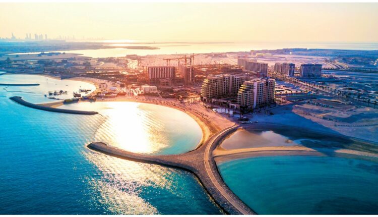 شاطئ مراسي البحرين هو أفضل شواطئ البحرين للأطفال، حيث يحتوي علي ملاهي مائية لمتعة الأطفال