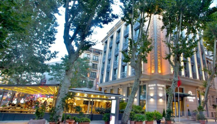 مقهى بيرلوتي تركيا أحد أهم وأشهر كافيهات اسطنبول