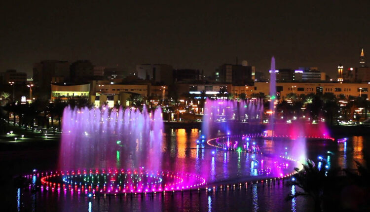 حديقة النافورة هي واحدة من أجمل حدائق الكويت، ومن ضمن أفضل اماكن سياحية في الكويت، وتقع في حي السالمية في العاصمة الكويتية