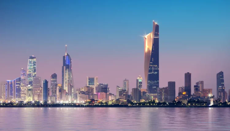 برج الحمراء هو ناطحة سحاب رائعة في الكويت يبلغ ارتفاعه 414 مترًا، يعد من أطول المباني في العالم وأطول ناطحة سحاب في الكويت، فضلاً عن كونه من أجمل الأماكن في الكويت