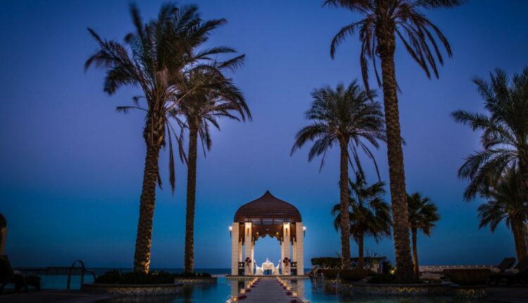 يقع شاطئ المسيلة في الكويت وهو مكان شهير للسكان المحليين والسياح على حد سواء، تشتهر بمياهها الصافية وشواطئها الرملية البيضاء الجميلة، يعد الشاطئ أيضًا موطنًا لعدد من المطاعم والمقاهي