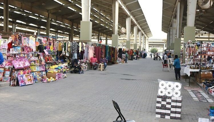 سوق الجمعة في الكويت هو سوق تقليدي موجود منذ أجيال عديدة، إنها واحدة من الأماكن القليلة في الكويت حيث يمكنك شراء سلع متنوعة