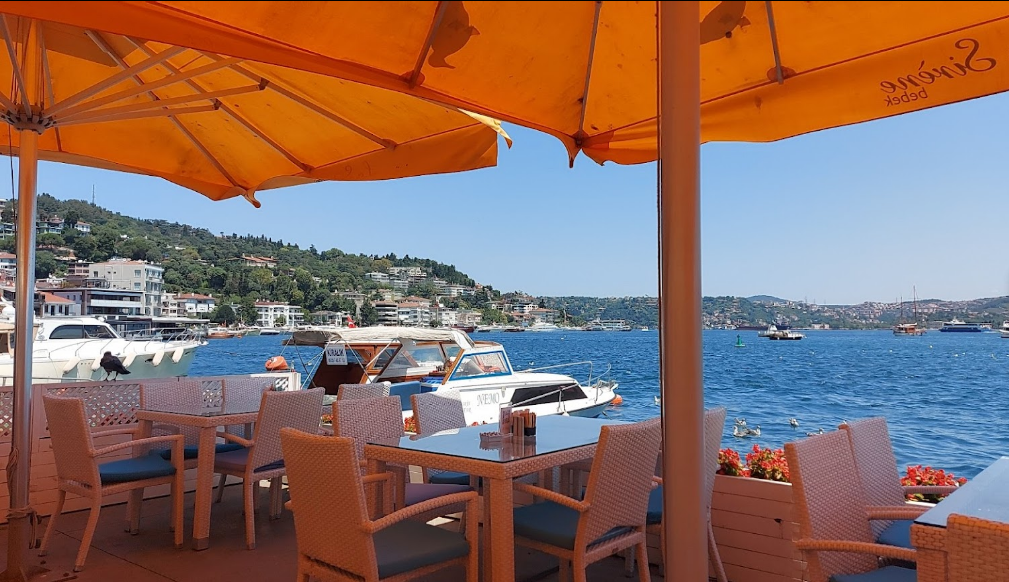 مطعم بيبك إسطنبول من أشهر مطاعم على البحر في إسطنبول