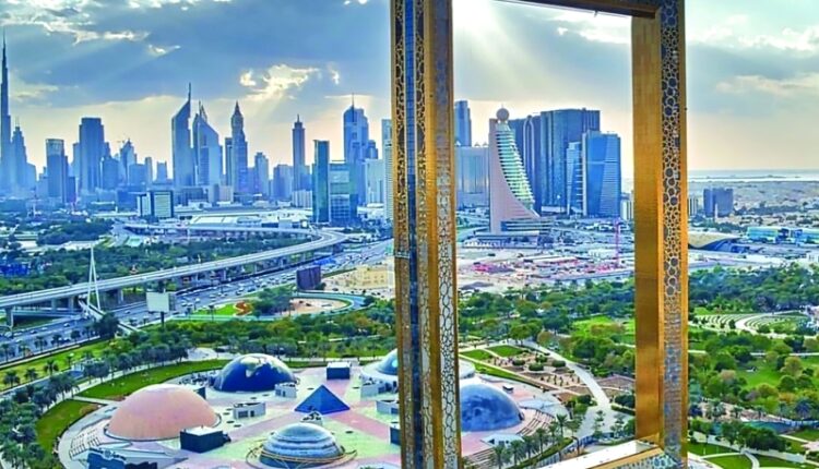 يعدّ برواز دبي واحدً من أجمل الأماكن في دبي