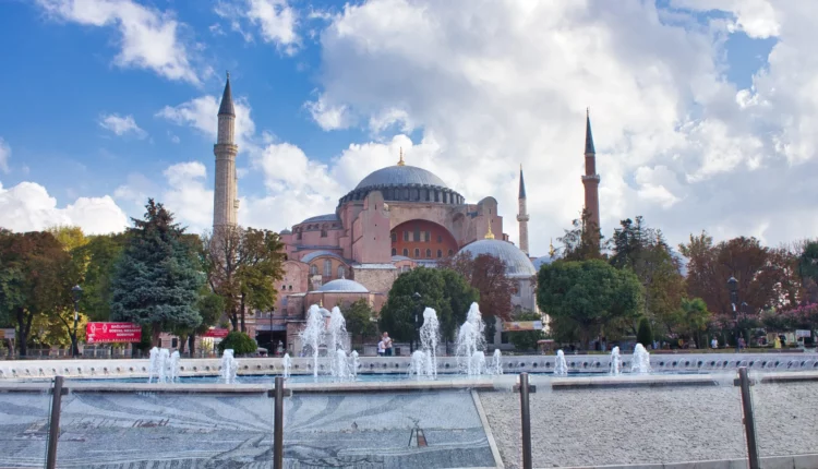 منطقة الفاتح من أروع وأقدم مناطق إسطنبول السياحية.