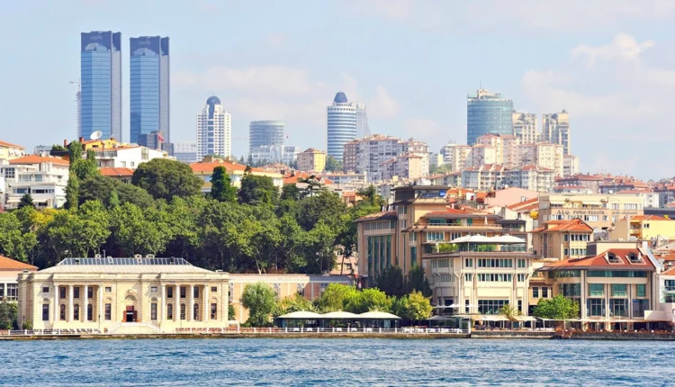 منطقة شيشلي من أشهر مناطق إسطنبول السياحية.