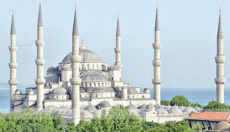 منطقة السلطان أحمد الشهيرة بإسطنبول.