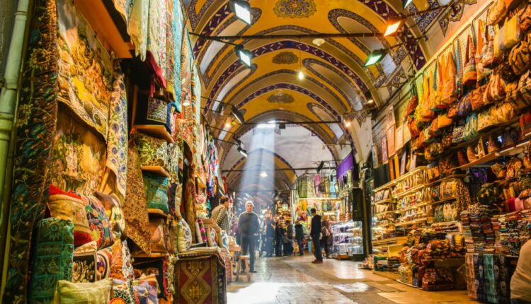 السوق المصري إسطنبول من أقدم أماكن سياحية في السلطان أحمد