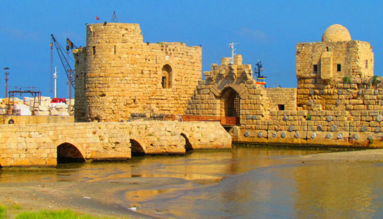 تعرف قلعة بيروت البحرية من ضمن  معالم  السياحية القديمة،