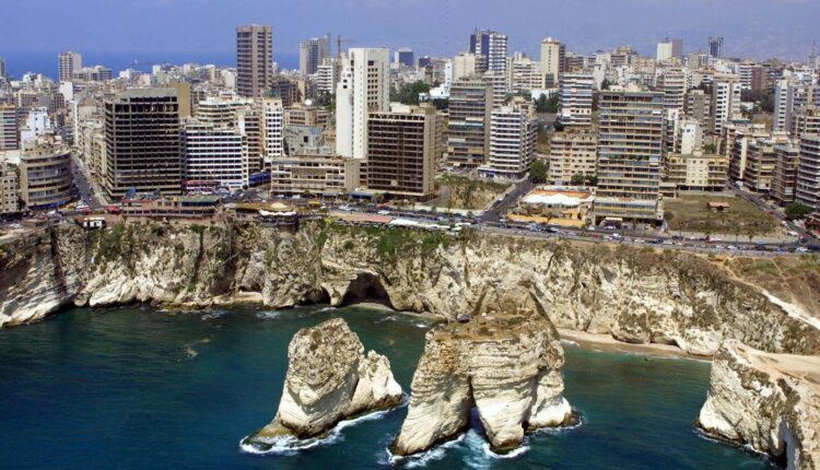 تصدر  صخرة الروشة بيروت قاءمة اشهر وأجمل معالم في بيروت