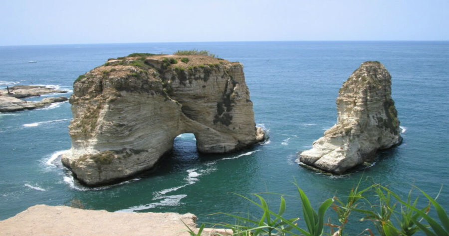 الكورنيش البحري بيروت من أشهر وأفضل وأجمل شاطئ في بيروت