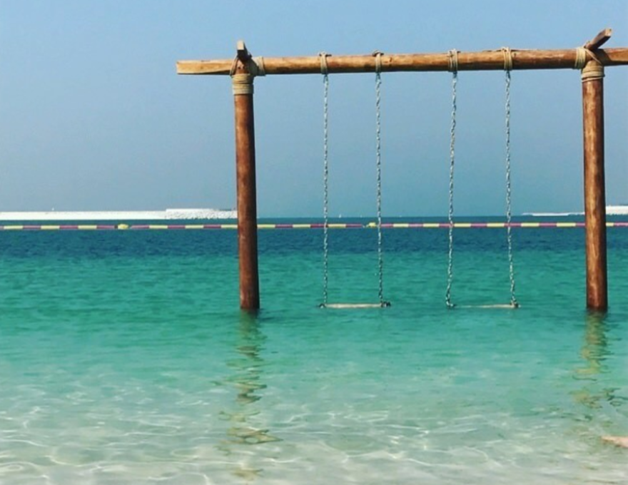 شاطئ نادي دبي للسيدات هو من أجمل شواطئ دبي