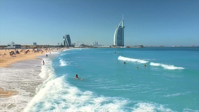 شاطئ الجميرا دبي من أفضل شواطئ دبي