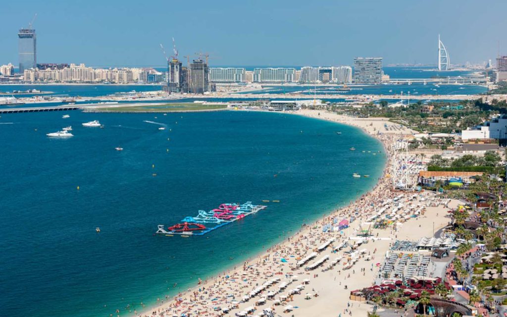 شاطئ جي بي ار من شواطئ دبي للسباحة المثالية