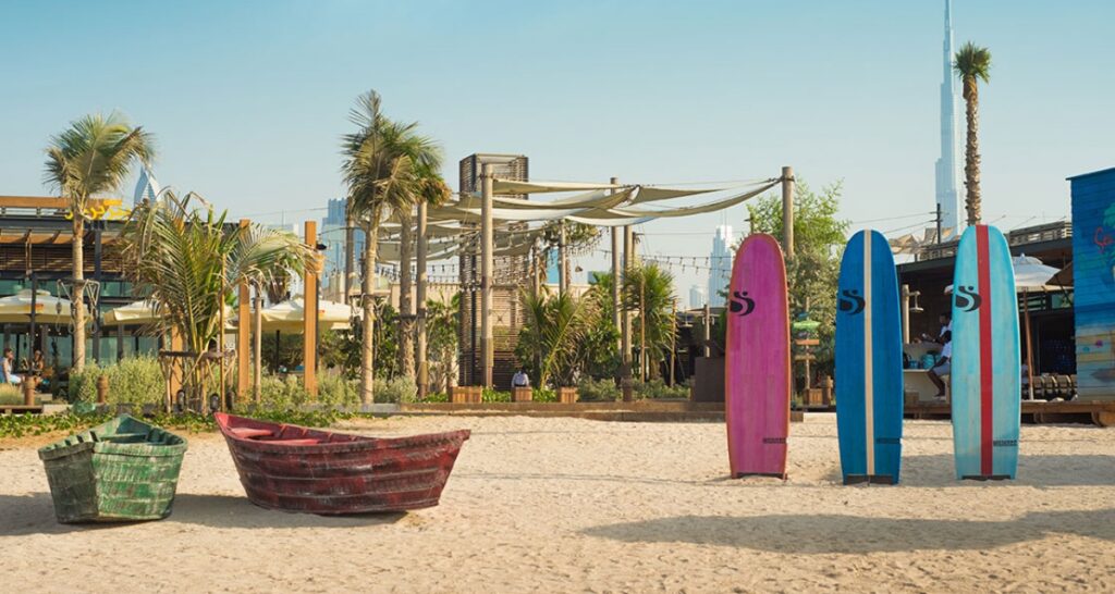 شاطئ لامير في دبي من شواطئ للسباحة في دبي