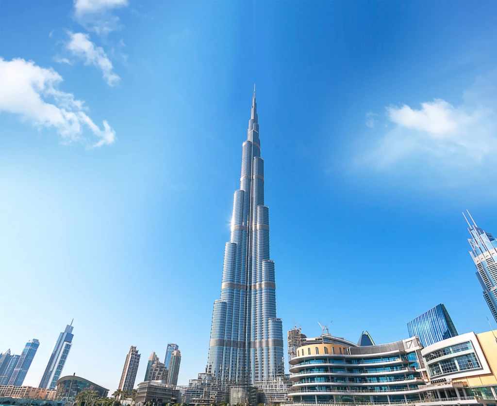 برج خليفة من أشهر أماكن سياحية في دبي