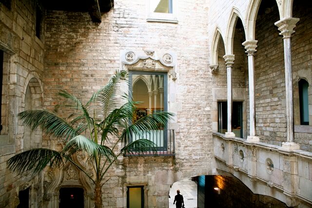 متحف بيكاسو برشلونة يعد من أشهر اماكن السياحة في برشلونة للعوائل 