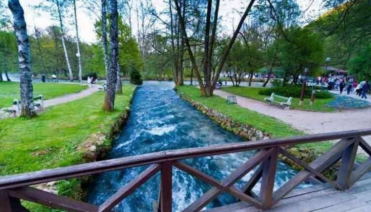 يشتهر حديقة ربيع البوسنة بأنها من أروع وأجمل الأماكن السياحية في سراييفو