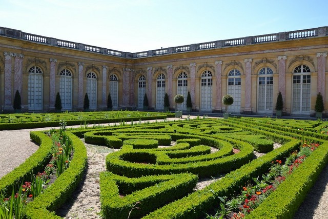قصر جراند تريانون باريس