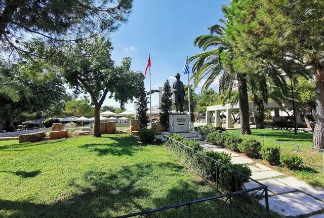تصنف  ساحة نيا سميرني أثينامن ضمن اجمل مناطق أثينا اليونان