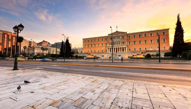 ميدان سينتاجما من أجمل الشوارع في أثينا
