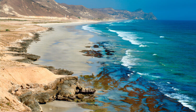 شاطئ الجصة سلطنة عمان من شواطئ سلطنة عمان