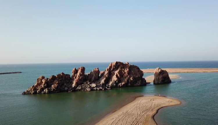 شاطئ يتي سلطنة عمان هو شاطئ فريد في سلطنة عمان