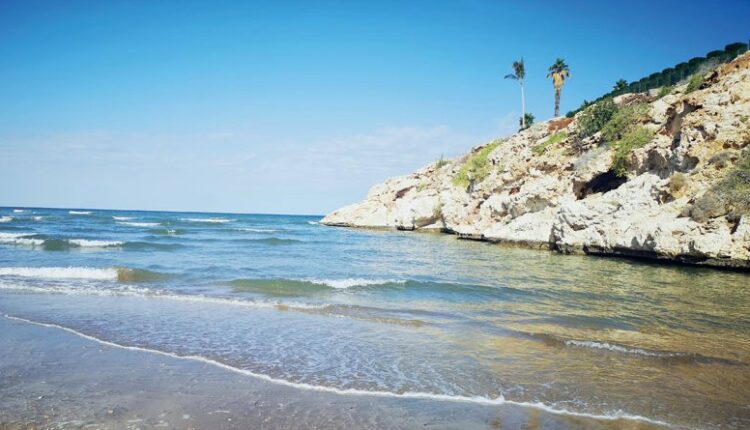شاطئ كلبوه سلطنة عمان