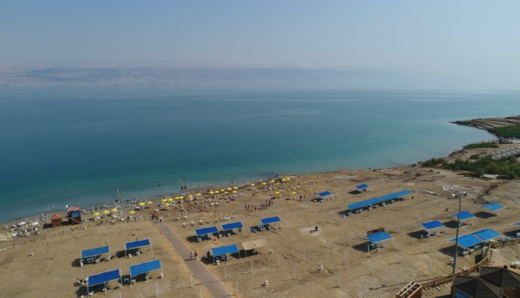 شاطئ كاليا الأردن من أروع شواطئ فى الأردن