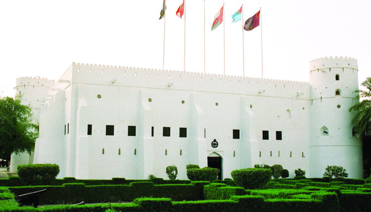 متحف السلطان للقوات المسلحة من أعرق أماكن السياحة في مسقط