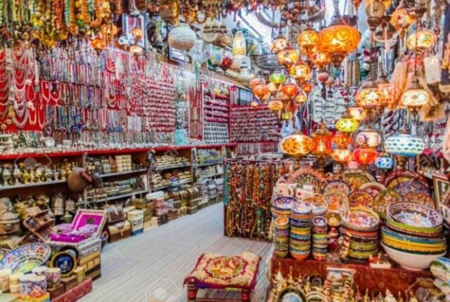 سوق الجمعة رأس العين من أشهر أسواق عمّان الأردن الشعبية 