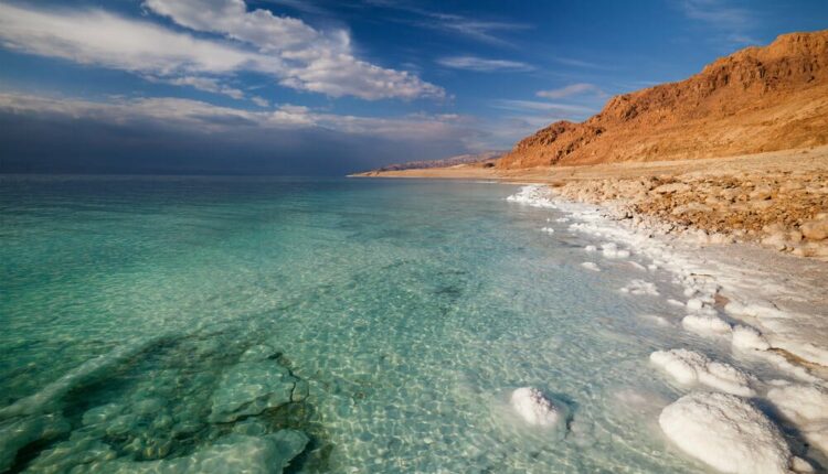 شاطئ بيت البركة البحر الميت من أجمل الأماكن السياحية في البحر الميت.
