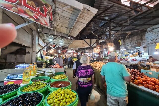 سوق البلد من أبرز أسواق عمّان 