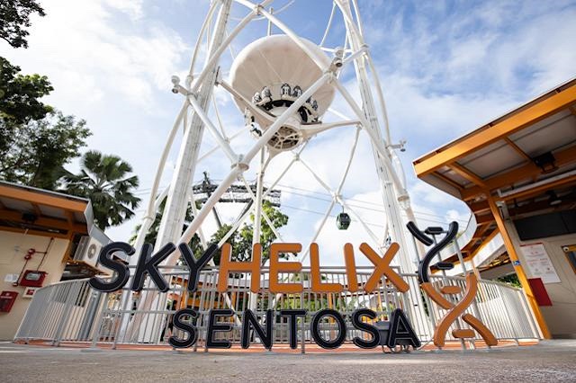 يصنف سكاي هيليكس سنغافورة كأحد أشهر وأحدث أماكن السياحة في سنغافورة للشباب 