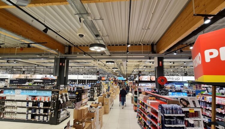 مركز تسوق ميكلين زمست من أجمل و أشهر أسواق بلجيكا