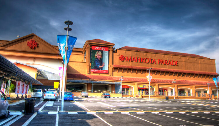 يُعد مركز ماهكوتا باراد للتسوق من أفضل مراكز التسوق و مولات ملقا ماليزيا