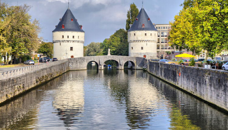 تُعتبر مدينة كورتريك كأحد أكبر مدن بلجيكا السياحية