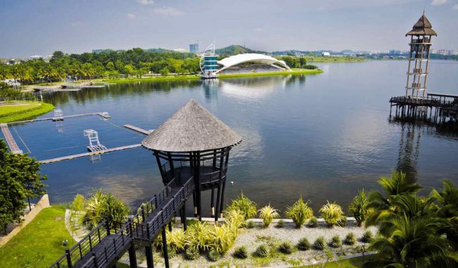 تُعد بحيرة بوتراجايا سيلانجور من ضمن أشهر الأماكن الترفيهية السياحية في سيلانجور