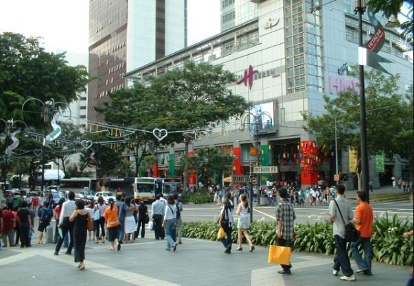 يحتل مركز تسوق نيكس سنغافورة  أفضل أسواق سنغافورة الرخيصة 